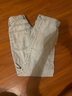 H&M Light Blue Straight-Leg Women’s Jeans